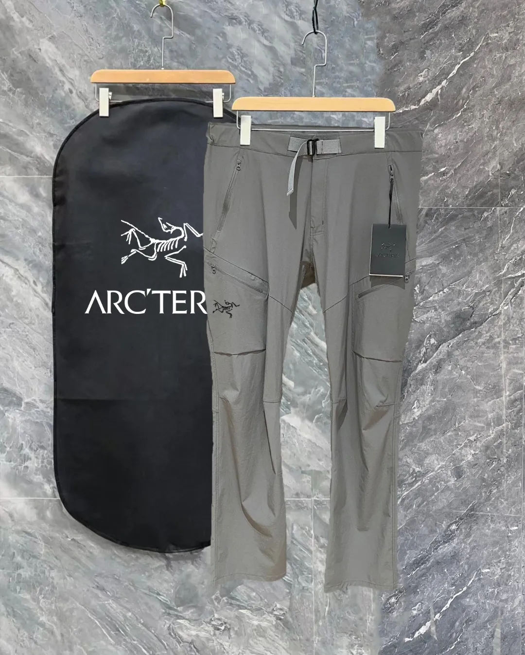 SS ARC'TERYX Hot Sale Versatile ！Wear-Resistant ！ ， ！ Versatile， ， ， 。 。 Breathable ， , ， 。 ， ， ， 2 ， 。 Factory ， ， ， ，Breathable ！ ， ， ， ， : Black，Navy Blue， ， Gray Size：M-3XL